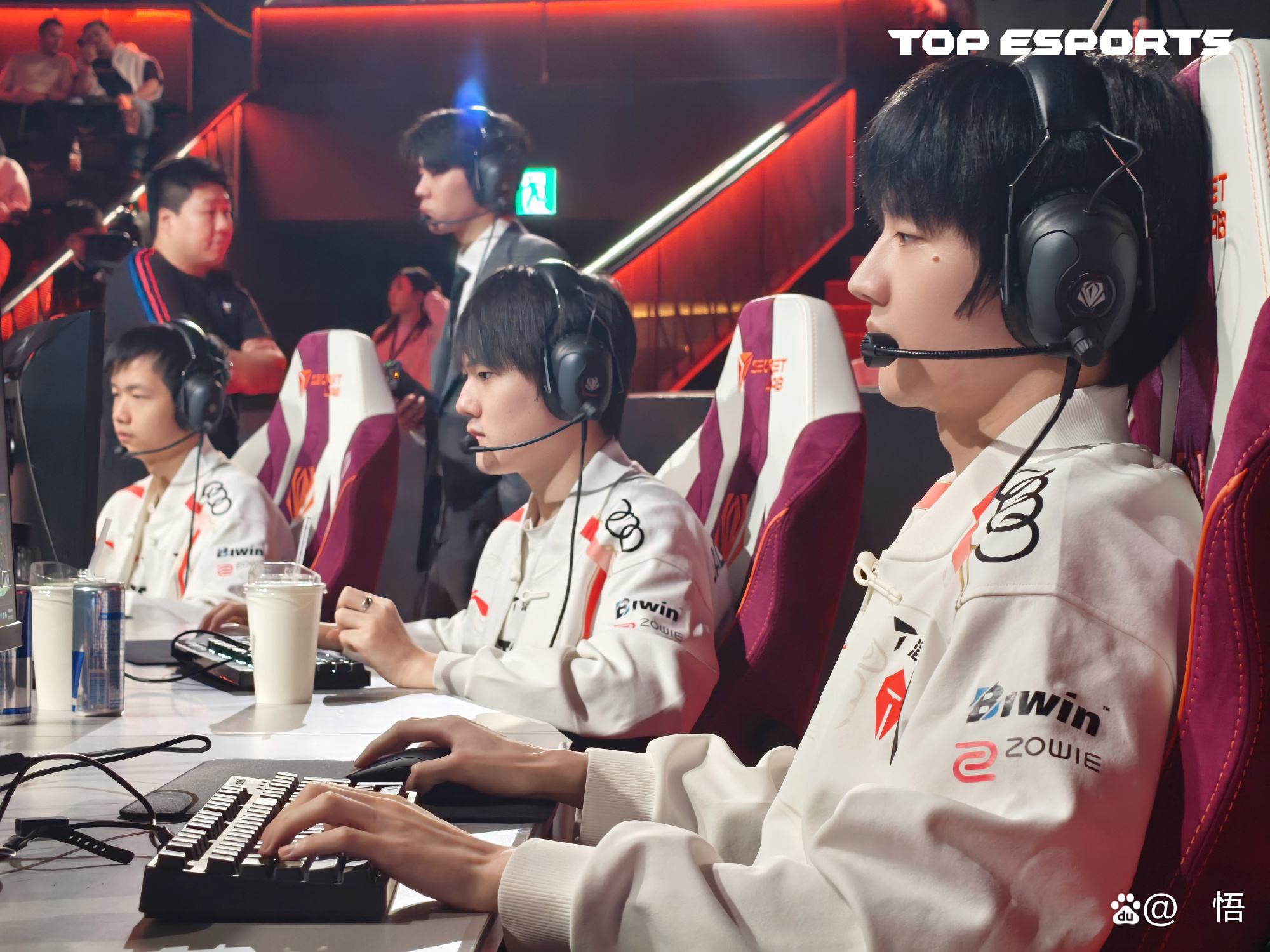 关于FPX横扫TES，Caps极限生还后反打焦点之战成都决赛之夜，技惊四座的信息