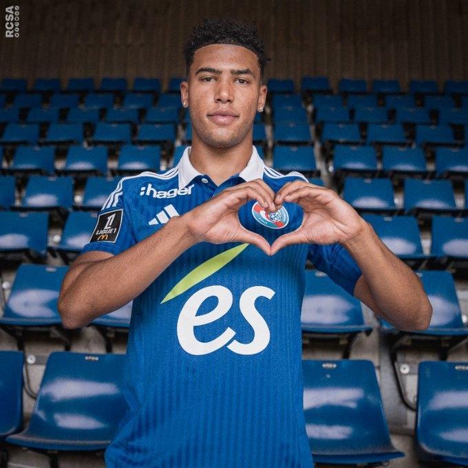 切尔西客场逆转沃特福德，继续保持不败